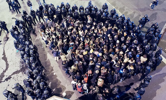 Le Conseil d'État juge illégales les « nasses » lors des manifestations