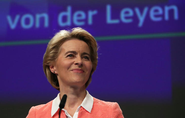 Commission : Ursula von der Leyen veut des Allemands ...