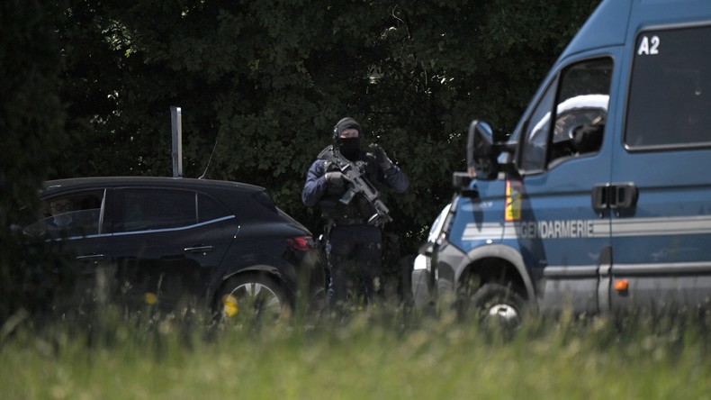 Une policière attaquée au couteau près de Nantes, un suspect interpellé