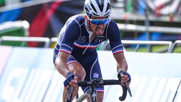 Cyclisme : le Français Julian Alaphilippe conserve son titre de champion du monde