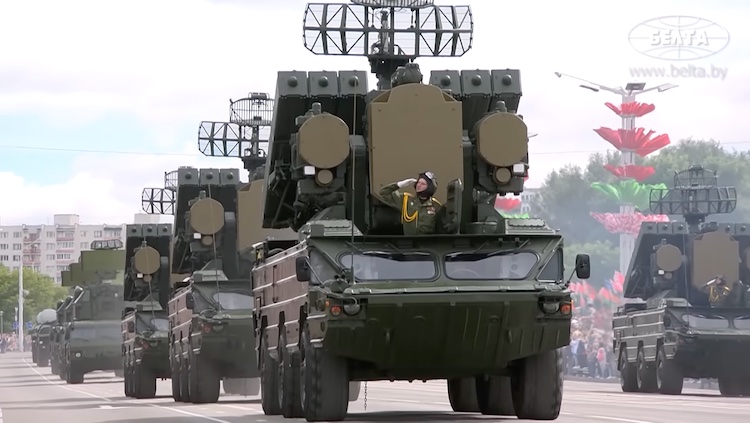 La Biélorussie montre ses muscles lors du défilé militaire de la fête de l’Indépendance