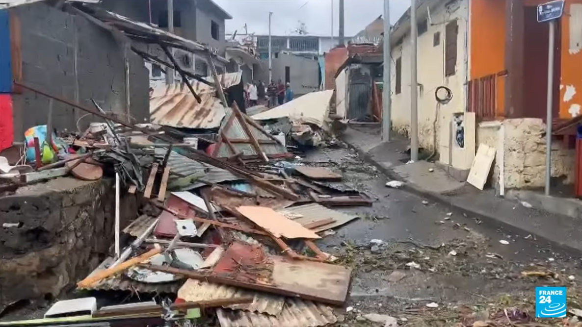 Mayotte : la collision d’un cyclone avec une situation sociale explosive