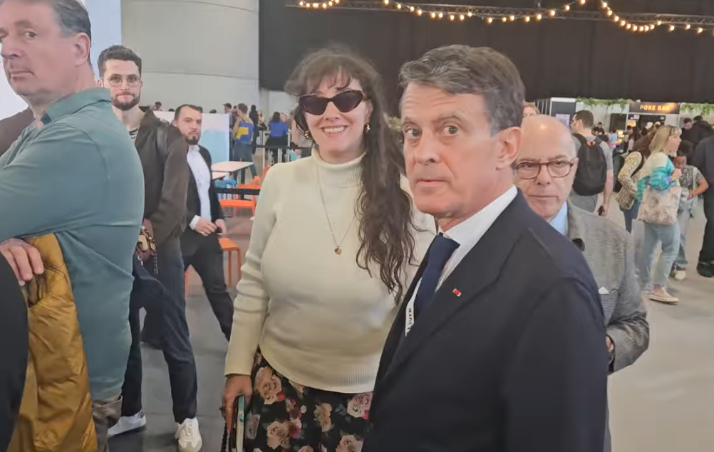 Alimuddin Usmani tamponne Manuel Valls en charmante compagnie