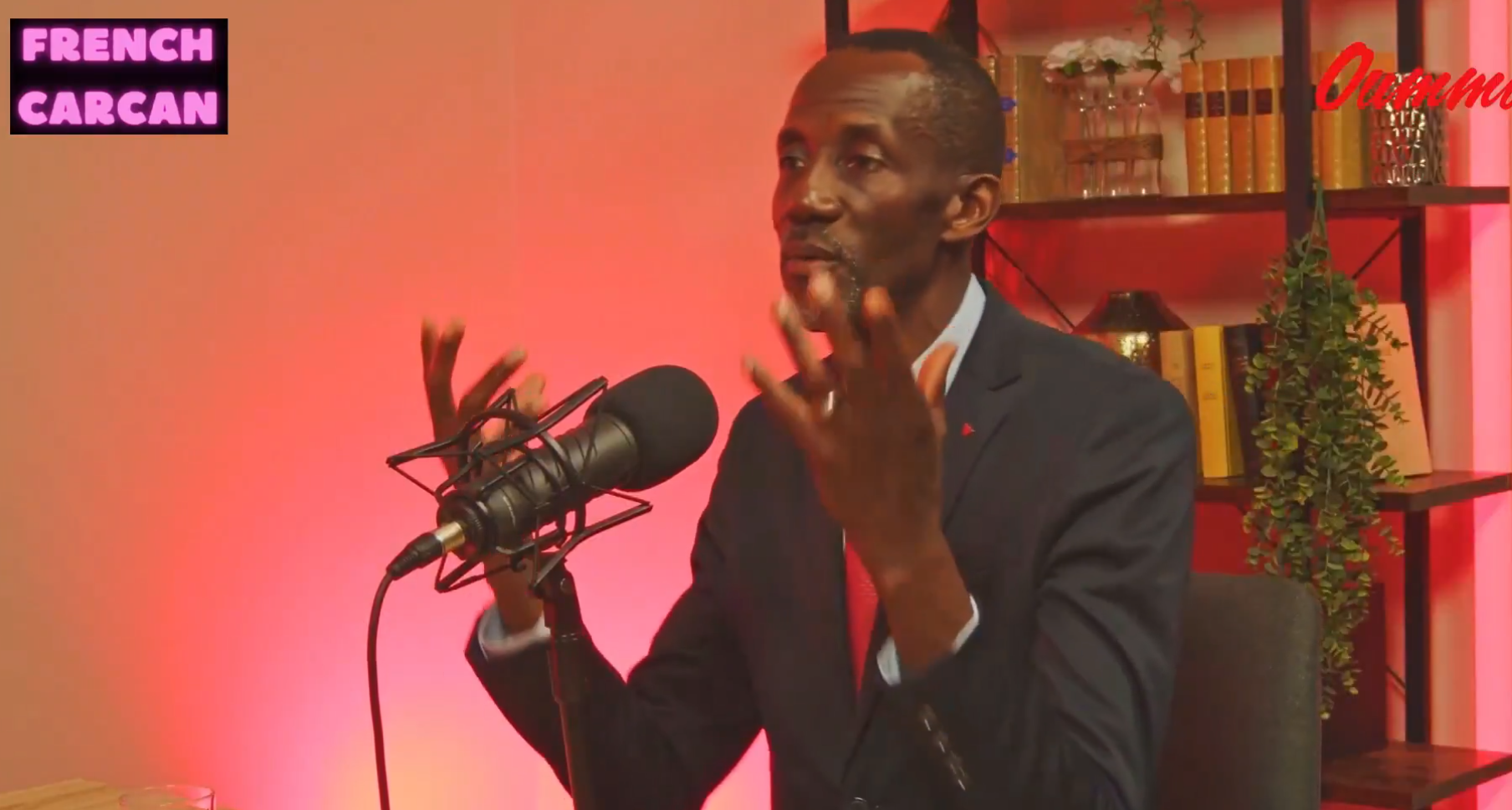 Bagayoko c'est Macron avec un black face