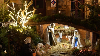 Crèche de Noël : interdite en Rhône-Alpes, autorisée en Vendée