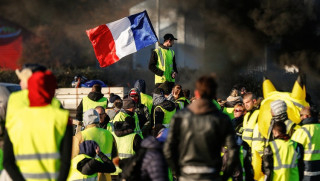 Les Gilets Jaunes Sont Des Blancs Antisémites Egalite Et