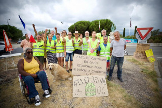 Gilets Jaunes Acte Xxxvii Défilé à Paris Contre La